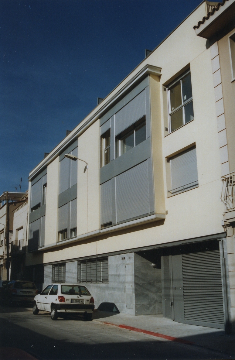 img 134SBD Edifici plurifamiliar de 13 habitatges a Sabadell
