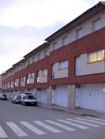 img 216PLL 10 habitatges unifamiliars en filera a Prats de Lluçanès